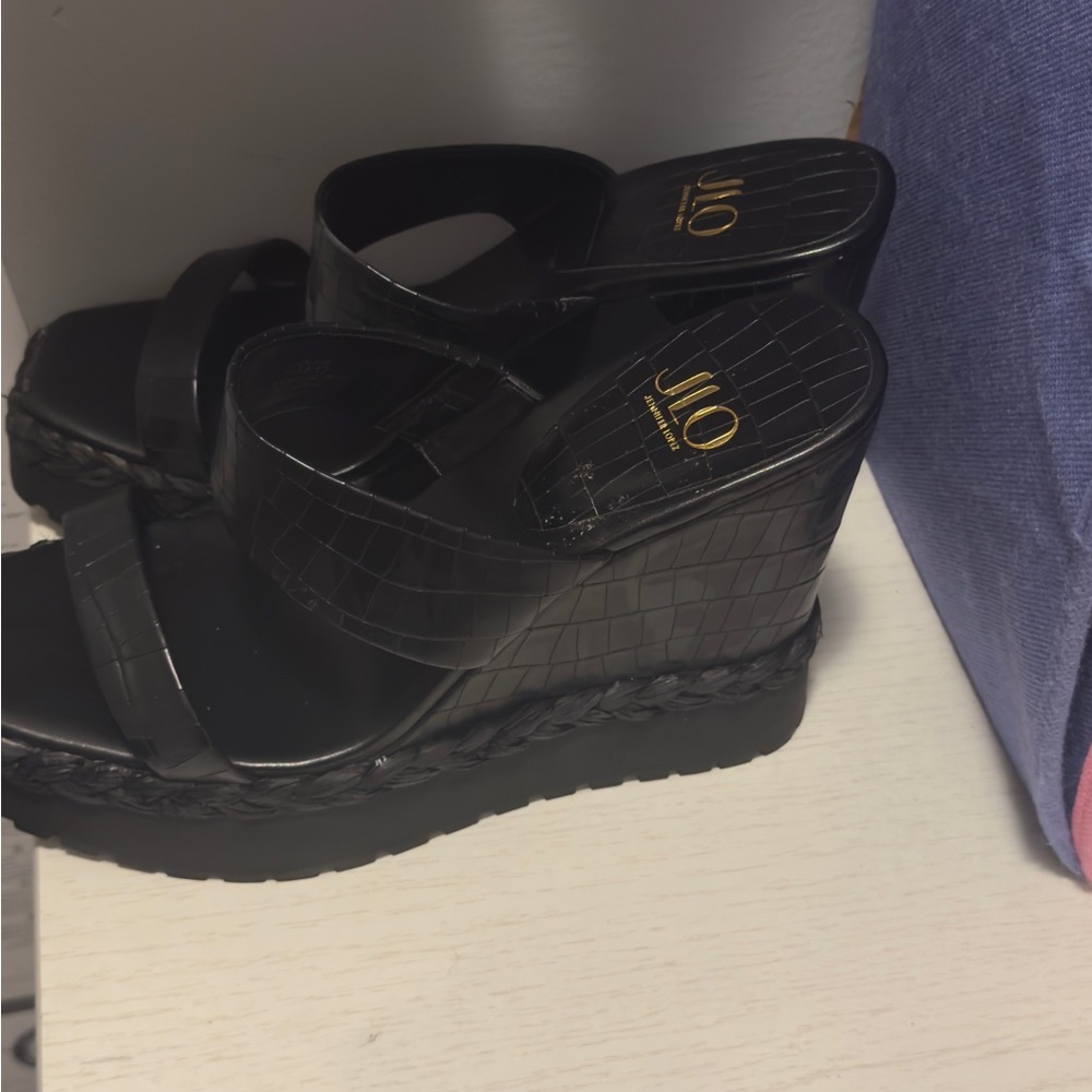Jennifer Lopez Black Wedge Shoes Elegant Design